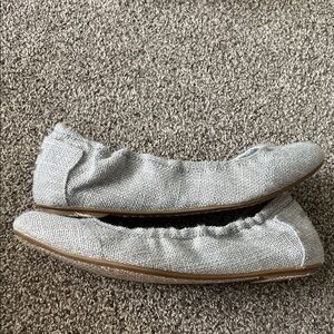 Lightly used women’s size 9 Toms Drizzle Grey Sparkly Woven Ballet Flats